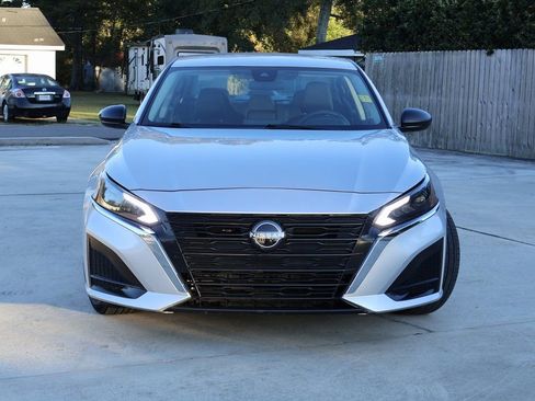 Used 2024 Nissan Altima 2.5 SV image 21