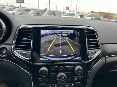 Used 2021 Jeep Grand Cherokee Limited image 22