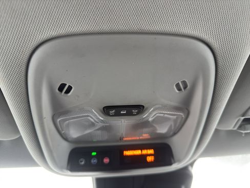 Used 2021 Chevrolet TrailBlazer LS image 22