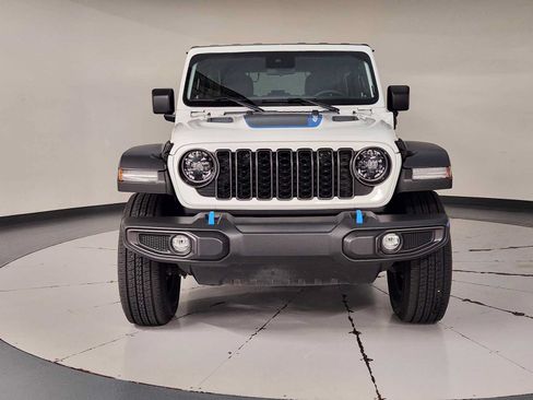 Used 2024 Jeep Wrangler Unlimited Rubicon 4xe AWD/4WD image 9