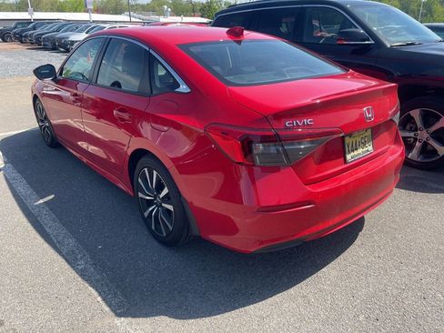 Used 2023 Honda Civic EX image 3