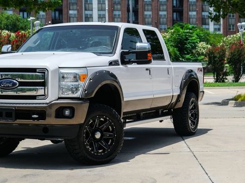 Used 2015 Ford F250 King Ranch w/ FX4 Off-Road Package AWD/4WD image 9