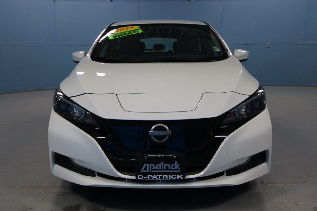 Used 2025 Nissan Leaf S FWD image 23
