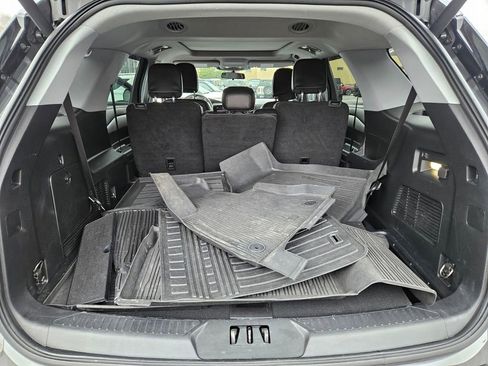 Used 2022 Ford Explorer XLT w/ Equipment Group 202A AWD/4WD image 29
