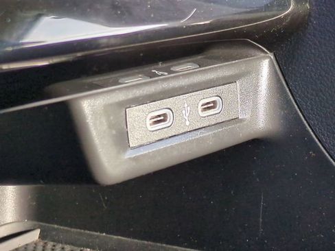 Used 2025 Volkswagen Jetta SE image 26