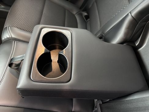 Used 2025 Ford Escape SE image 39