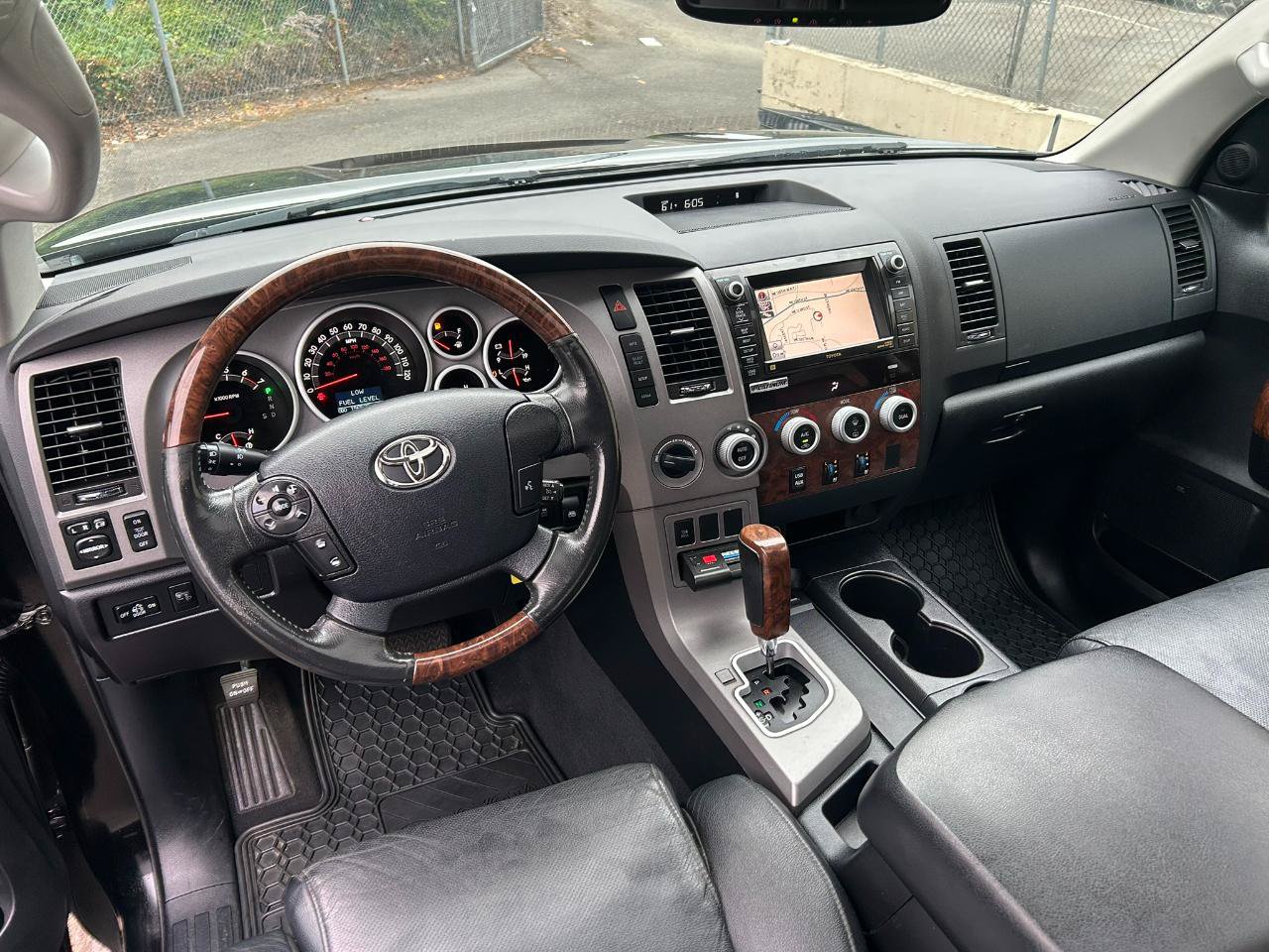 Used 2010 Toyota Tundra Platinum AWD/4WD image 15