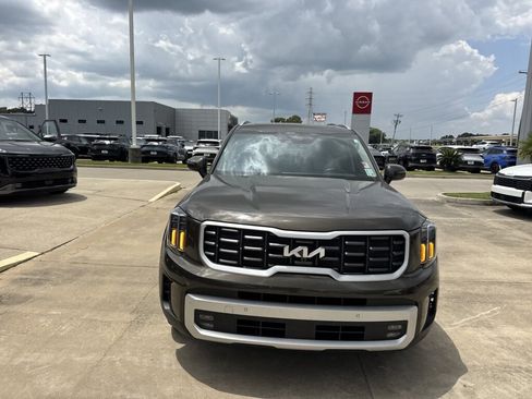 Certified 2024 Kia Telluride SX w/ Towing Package FWD image 6