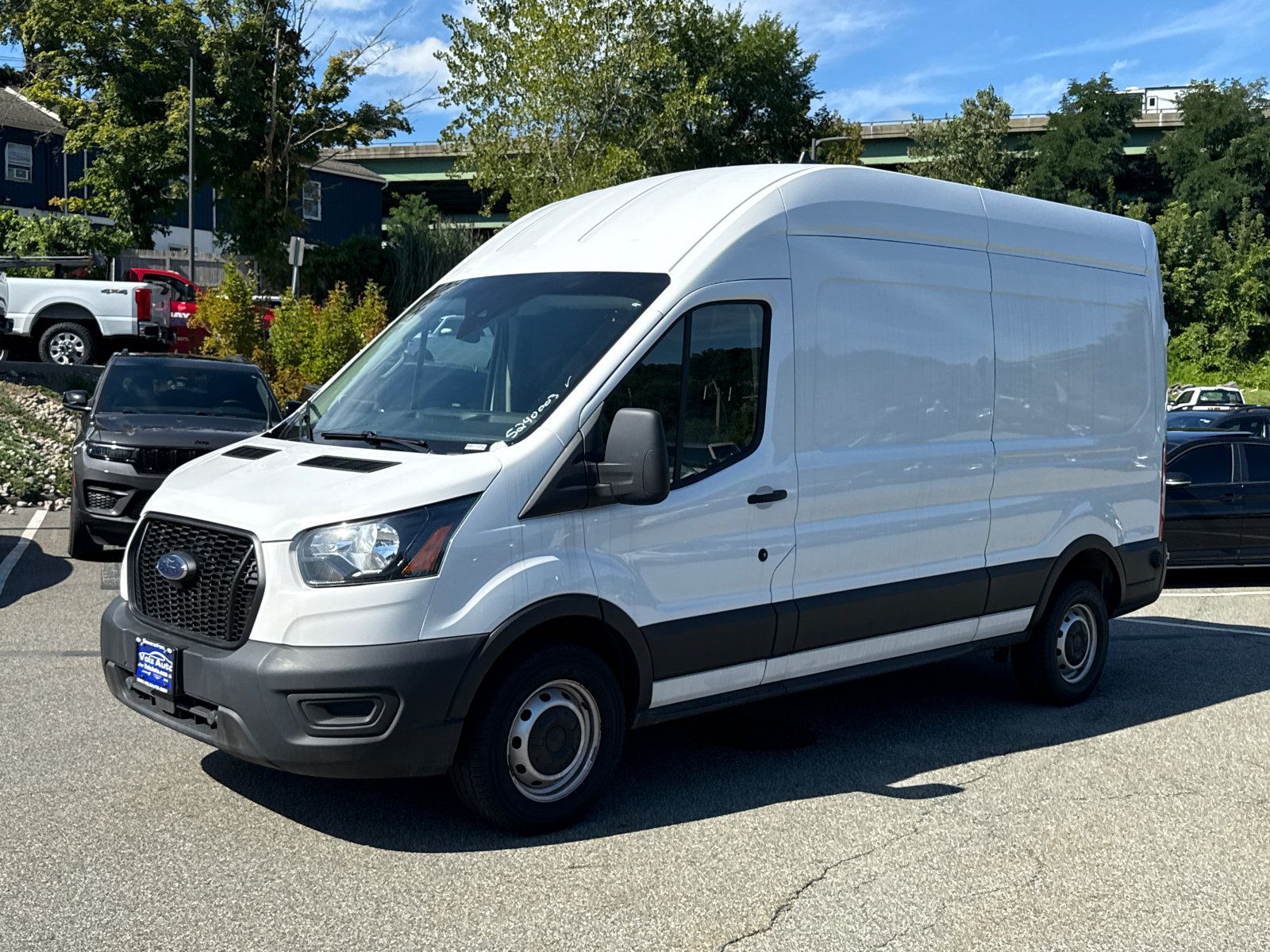 Used 2024 Ford Transit 250 148 High Roof RWD image 3