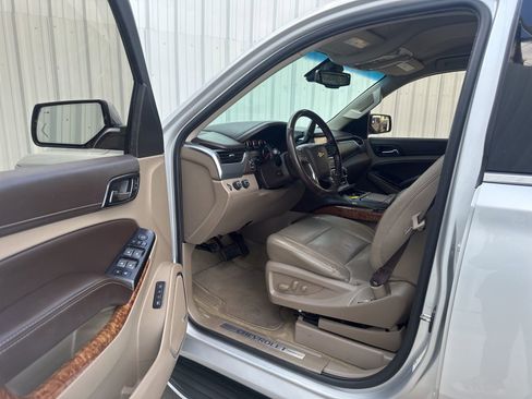 Used 2018 Chevrolet Suburban Premier AWD/4WD image 9