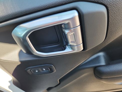 New 2025 Jeep Wrangler Unlimited Rubicon w/ Technology Group image 17