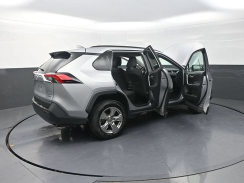Used 2025 Toyota RAV4 XLE AWD/4WD image 45