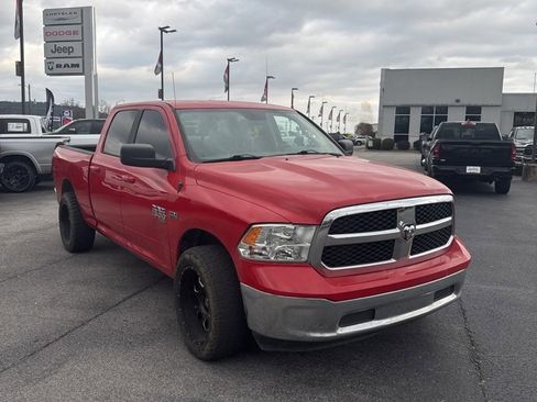 Used 2019 RAM 1500 Classic SLT image 3