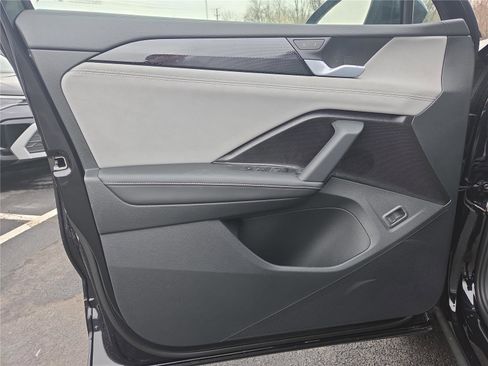 New 2026 Volkswagen Tiguan SE R-Line image 12