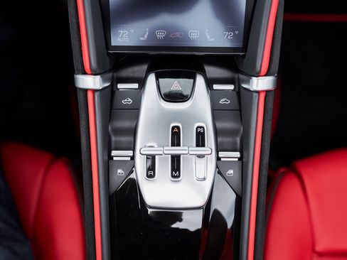 Used 2024 Ferrari Roma Spider image 63