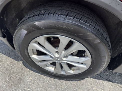Used 2016 Nissan Rogue SV w/ SV Premium Package AWD/4WD image 35