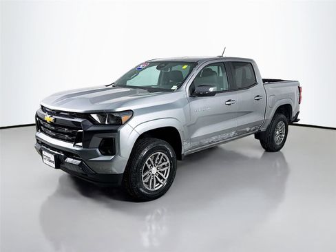 Used 2023 Chevrolet Colorado LT w/ LT Convenience Package II image 5