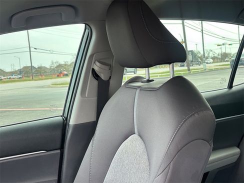 Used 2021 Toyota Camry LE image 14