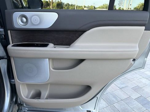 Used 2023 Lincoln Navigator Reserve RWD image 21