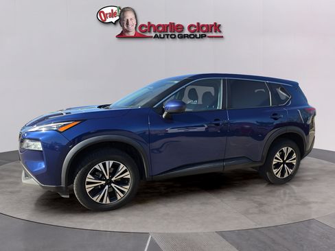 Used 2023 Nissan Rogue SV FWD image 2