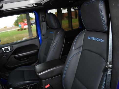 Used 2019 Jeep Wrangler Unlimited Rubicon w/ Cold Weather Group image 12