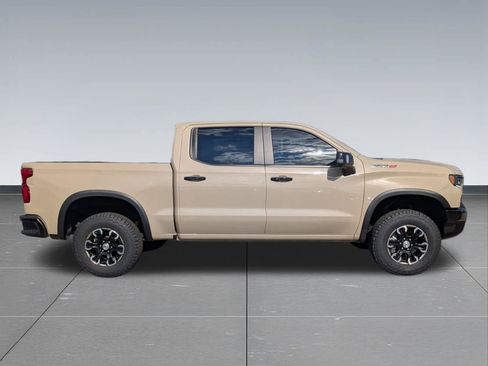 Used 2022 Chevrolet Silverado 1500 ZR2 w/ Technology Package AWD/4WD image 7