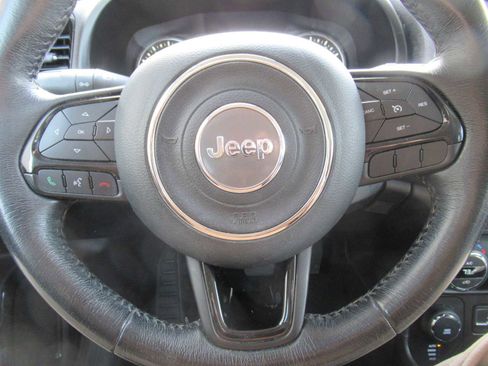 Used 2016 Jeep Renegade Latitude image 22