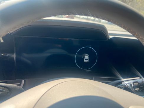 Used 2025 Hyundai Elantra SEL image 37