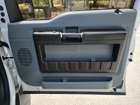 Used 2016 Ford F250 XL w/ XL Appearance Package image 24