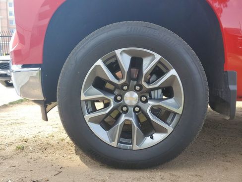 Used 2025 Chevrolet Silverado 1500 LT w/ Safety Package image 6