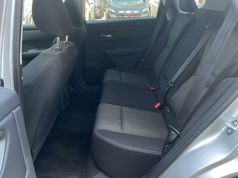 Used 2025 Nissan Rogue SV FWD image 10