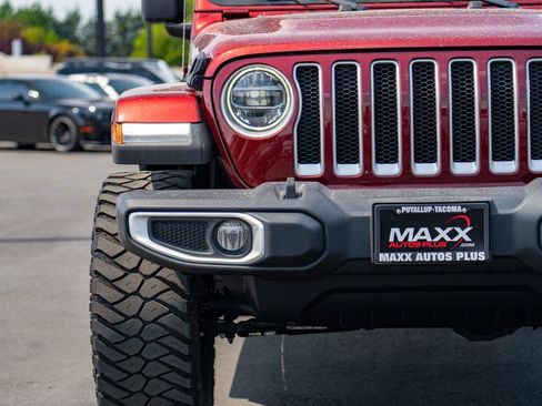 Used 2021 Jeep Wrangler Unlimited Sahara AWD/4WD image 5