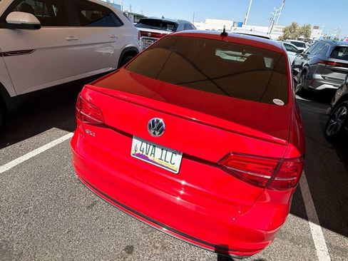 Used 2017 Volkswagen Jetta GLI FWD image 15