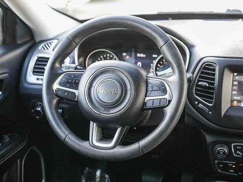 Used 2018 Jeep Compass Sport w/ Tech Group image 16