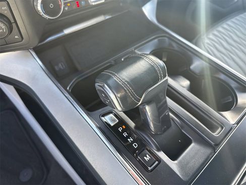 Used 2022 Ford F150 Limited image 30