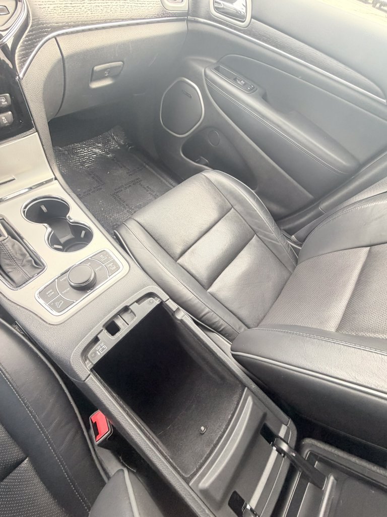 Used 2019 Jeep Grand Cherokee Summit AWD/4WD image 18