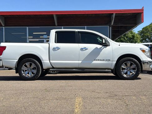 Used 2019 Nissan Titan SV w/ SV Convenience Package AWD/4WD image 47