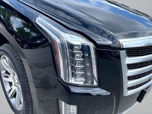 Used 2015 Cadillac Escalade Premium AWD/4WD image 31