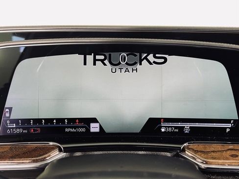 Used 2021 Cadillac Escalade Sport Platinum w/ Heavy-Duty Trailer Package image 28