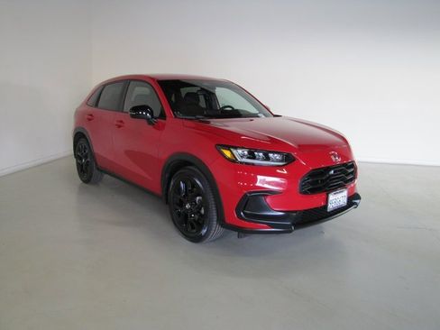 Certified 2023 Honda HR-V Sport image 3