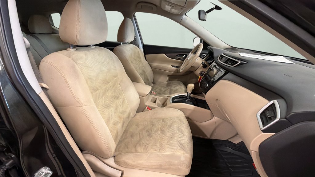 Used 2015 Nissan Rogue S w/ S Family Package FWD image 9