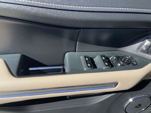 Used 2024 Ford Expedition Limited image 24