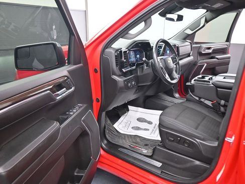 Used 2024 Chevrolet Silverado 1500 LT image 39