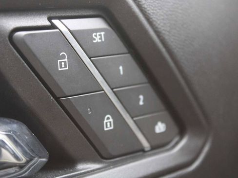 Used 2026 Chevrolet Colorado ZR2 w/ Technology Package image 11