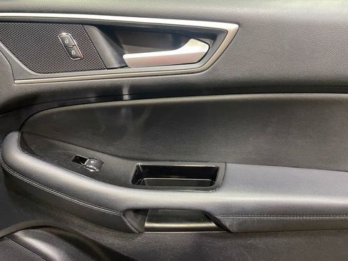 Used 2020 Ford Edge SEL image 23