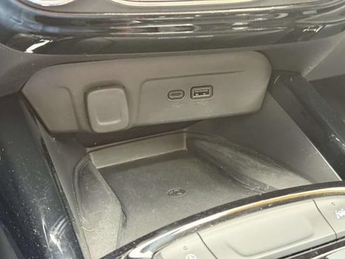 Used 2025 Chevrolet Trax ACTIV w/ Sunroof Package FWD image 26