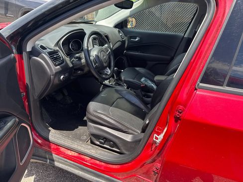 Used 2018 Jeep Compass Limited AWD/4WD image 2