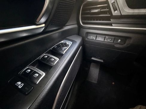 Used 2024 Kia Telluride EX w/ EX Captain's Chair Package AWD/4WD image 16