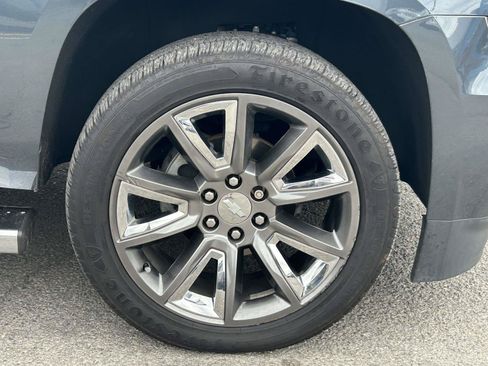 Used 2019 Chevrolet Tahoe LT w/ LT Signature Package AWD/4WD image 9