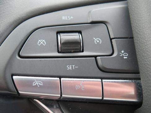 Certified 2024 Cadillac XT6 Luxury FWD image 20